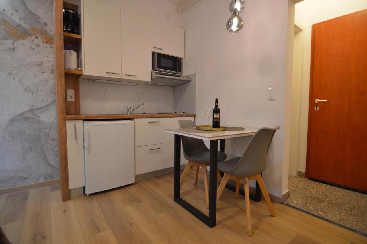 Apartments By The Sea Starigrad, Paklenica - 16421 외부 사진