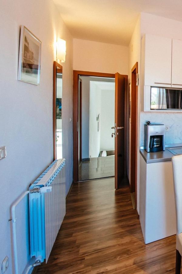 Apartments By The Sea Starigrad, Paklenica - 16421 외부 사진